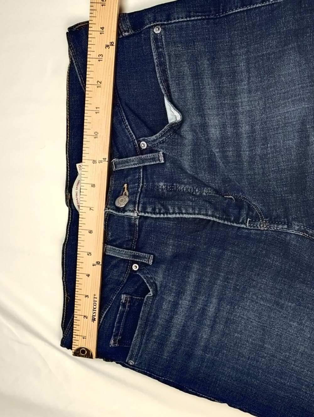 Levi's 311 Shaping Skinny Dark Medium Wash Jeans Women's Size 29 - Picture 6 of 11